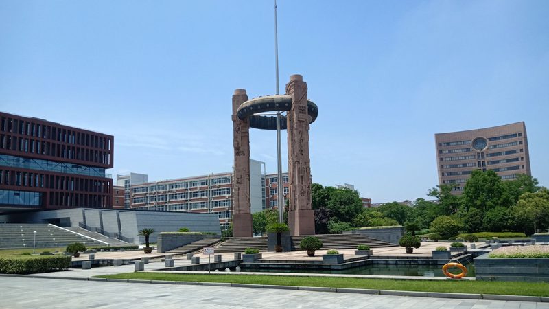 连接器：连接未来，选型之道**