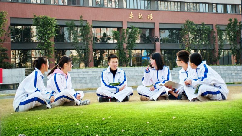 继电器线圈工作电压范围：揭秘其选择与影响**